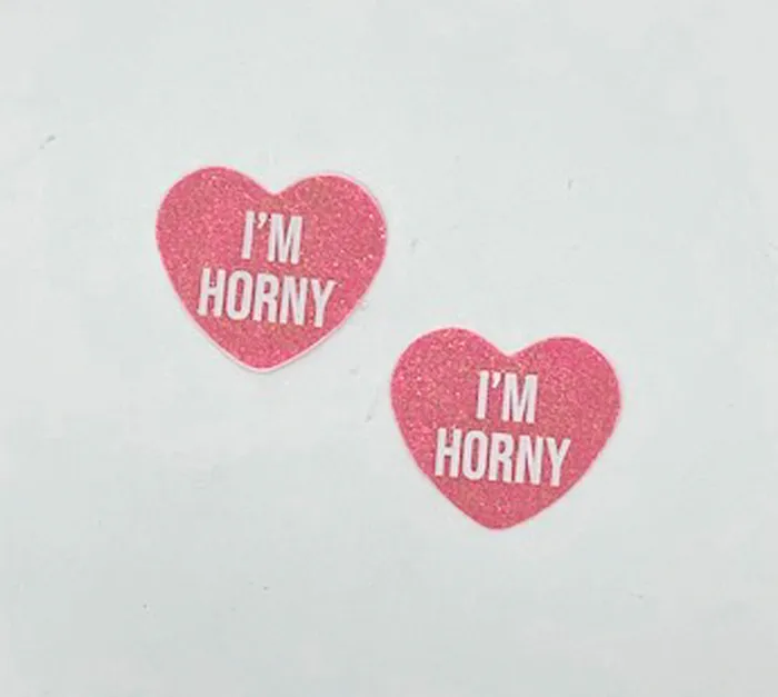 Neva Nude Dildos im Horny Berry Candy Heart Pasties